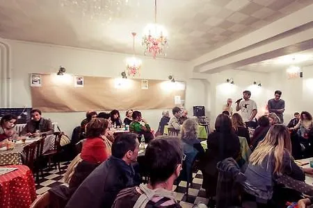 Auberge de jeunesse Le Baluchon Cafe-Couchette à Lourdes France